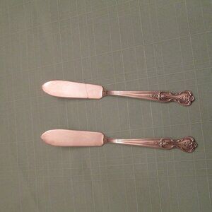 WM ROGERS VINTAGE SILVERWARE SET